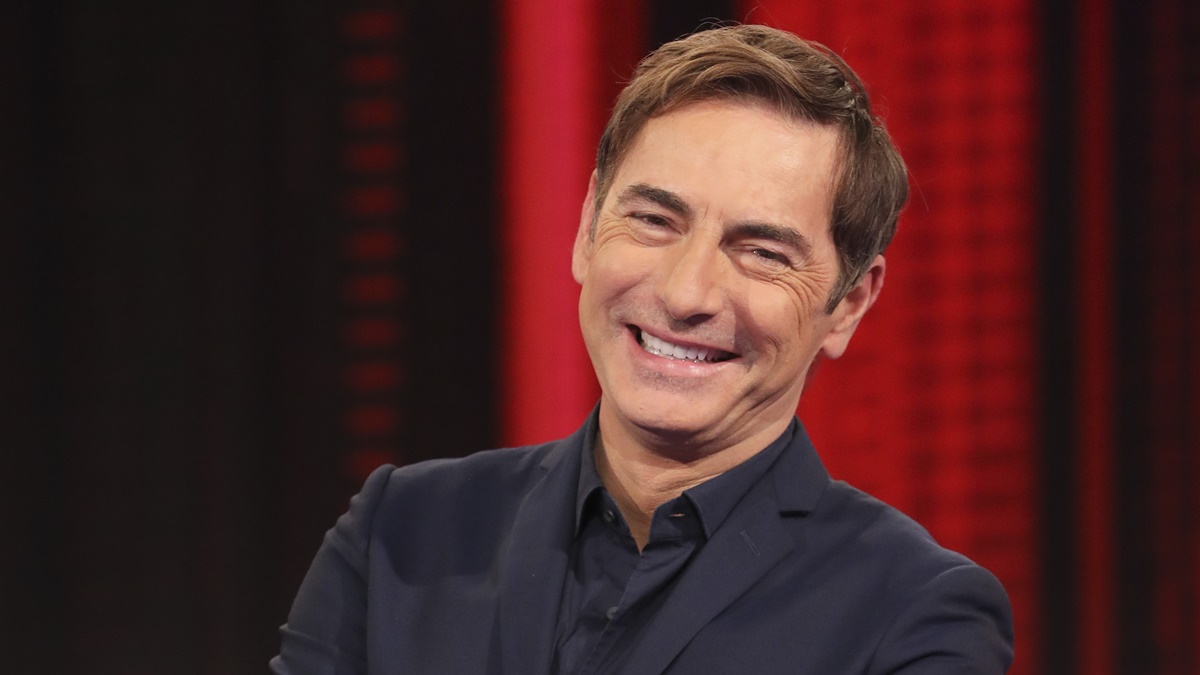 Marco Liorni torna in grande stile: nuovi progetti televisivi all'orizzonte!