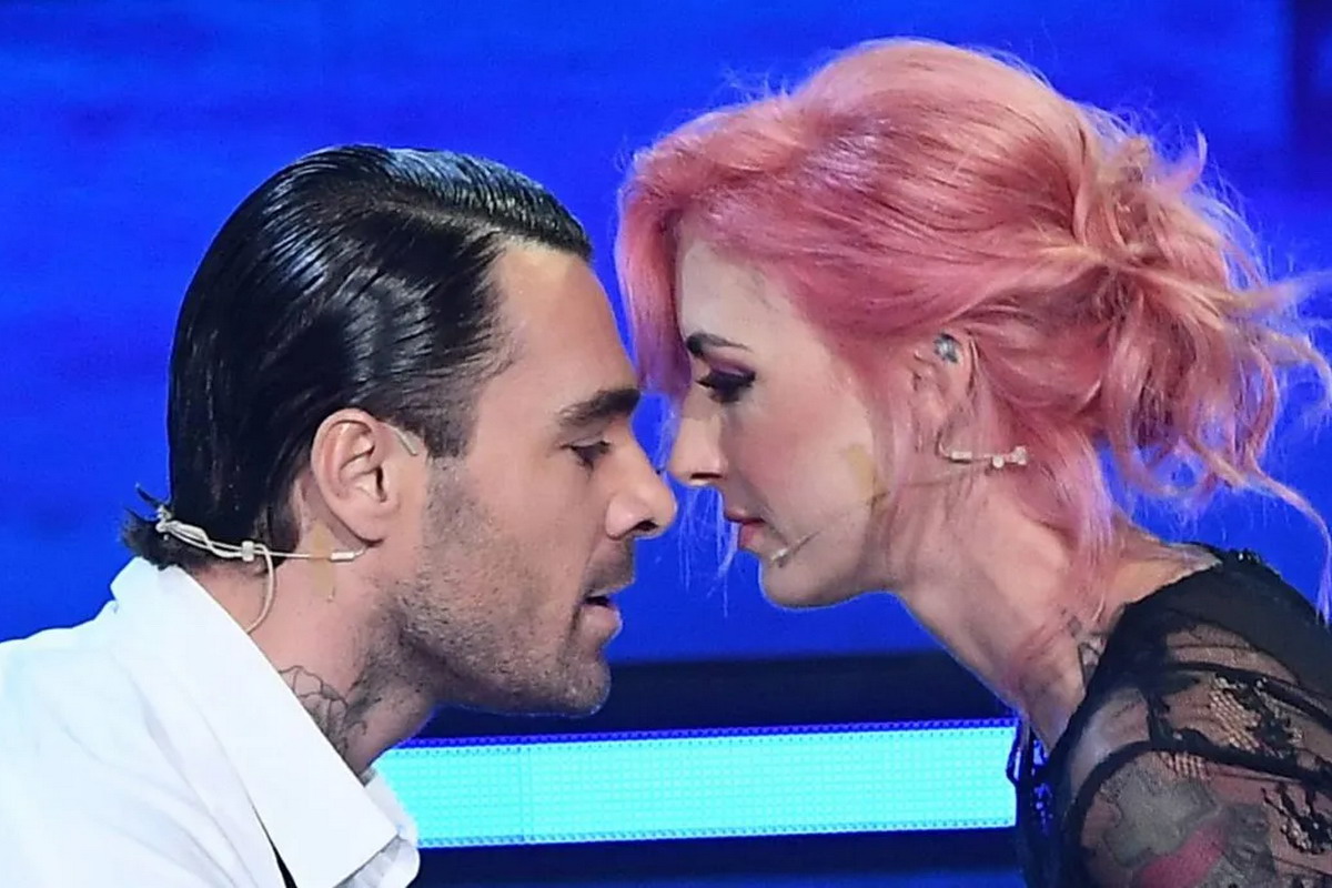 Scandalo bollente a Ballando con le Stelle: Ema Stokholma e Angelo Madonia in atteggiamenti hot dietro le quinte